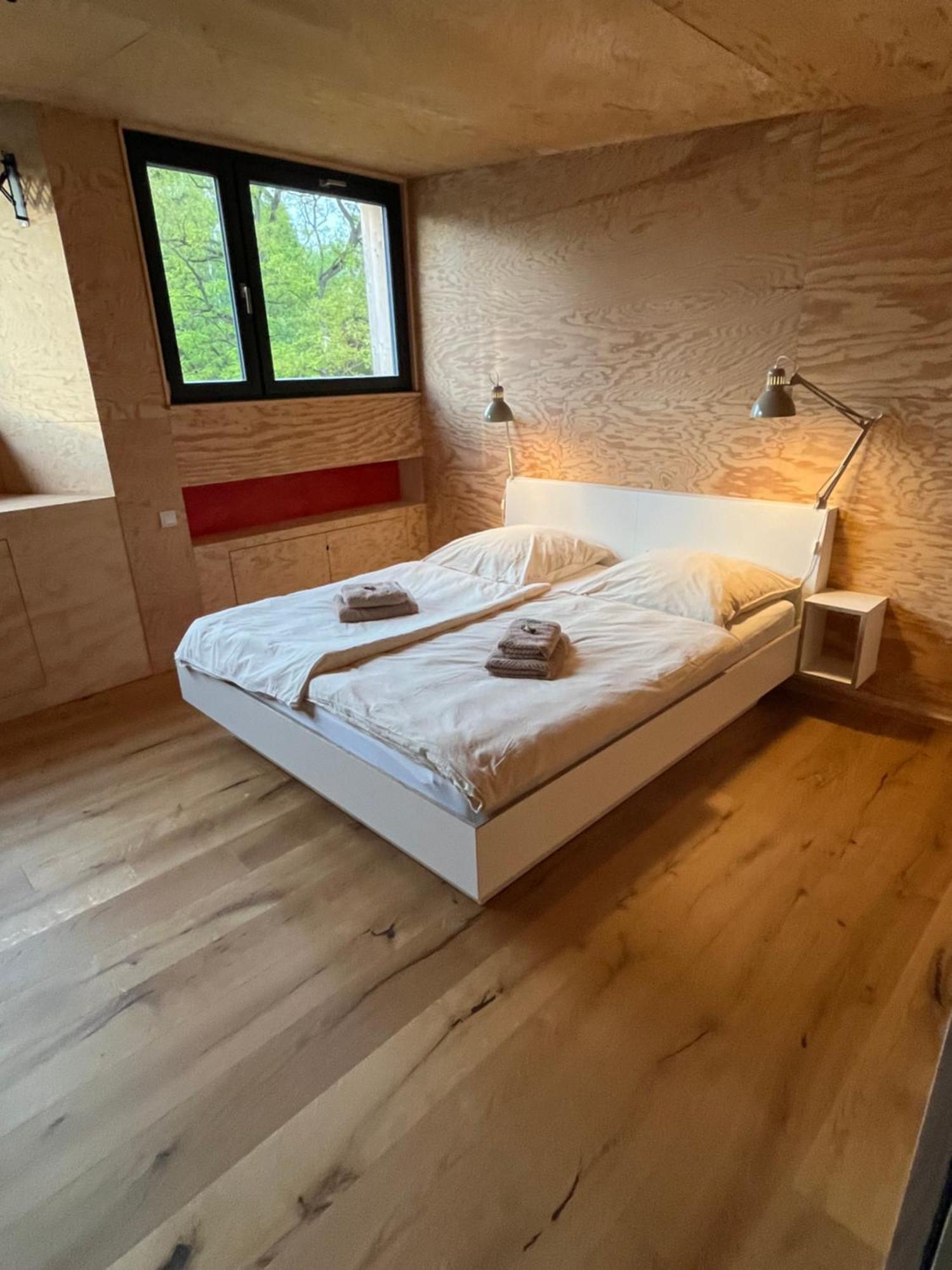 Grosse Wohnung Mit Loggia Темплин Екстериор снимка